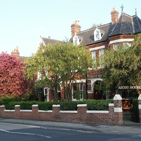 Ascot House Hotel Йорк Екстериор снимка
