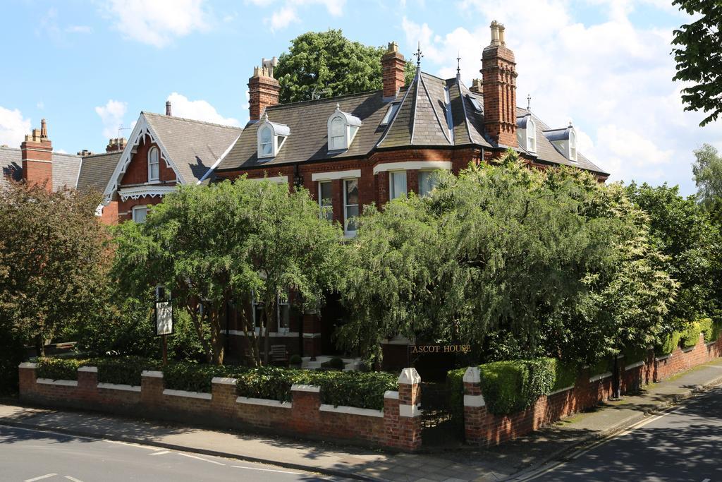 Ascot House Hotel Йорк Екстериор снимка