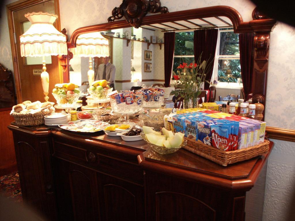 Ascot House Hotel Йорк Екстериор снимка